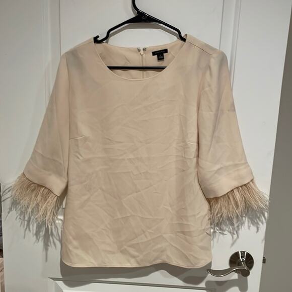 Ann Taylor cream 3/4 feather sleeve blouse size 2 - Picture 2 of 7
